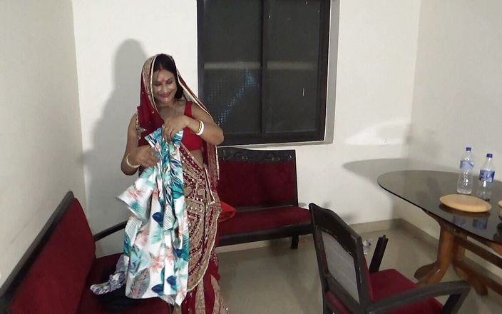 Bollywood porn: 印度女人在厨房和沙发上被devar干