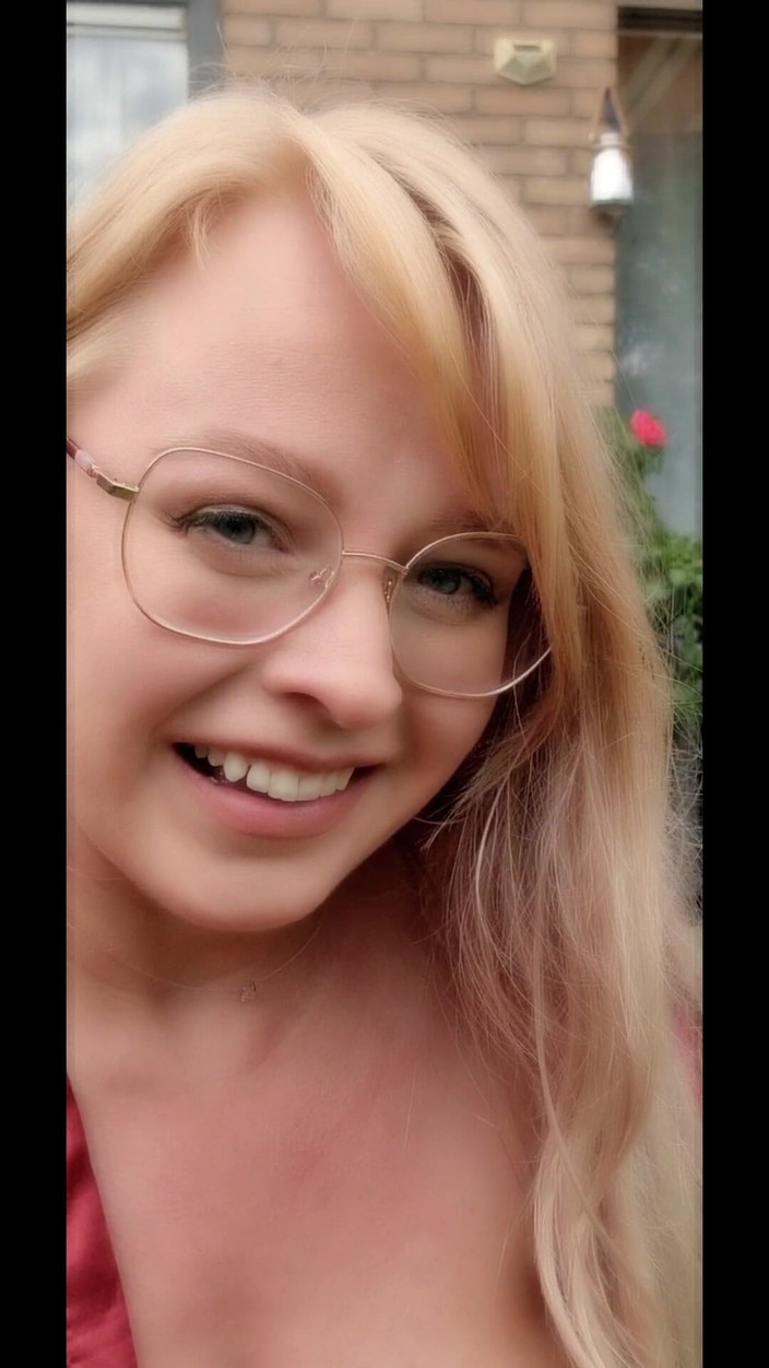 Anna Lynx: Soutěž ve stříkání