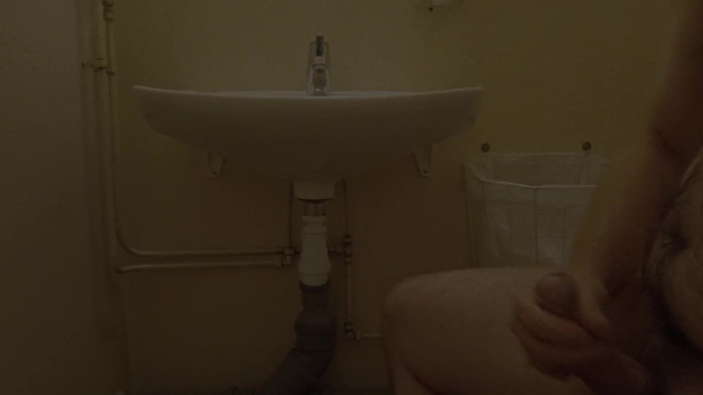 Ed Eden: Сидячи в туалеті