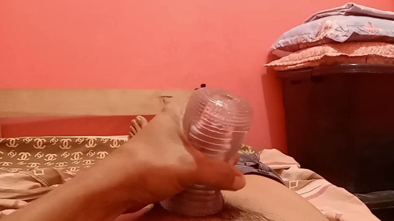 Noy Lucky: Masturbation de jouets sexuels usagés