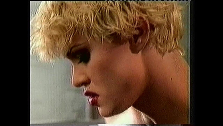 TRANS-ATLANTIC: Liten tuttad tranny knullar en het asiatisk slampa och kommer...