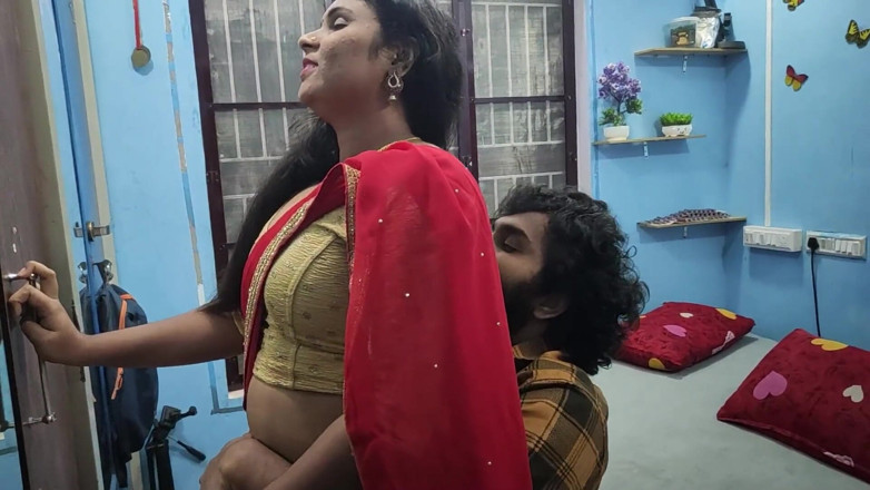 Vaigavarun45: malloo larki hot red haaph saari romans aur boy phrend...