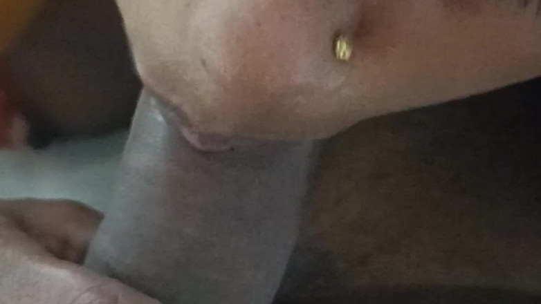 Desi Indian studio: Üvey anne komşu üvey babasıyla emiyor