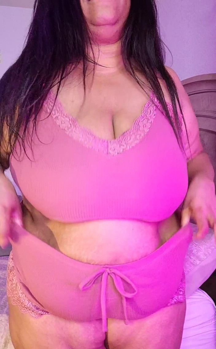 Josie4yourpleasure: Пізній нічний живіт і тіло трясуться в моїй новій піжамі #belly