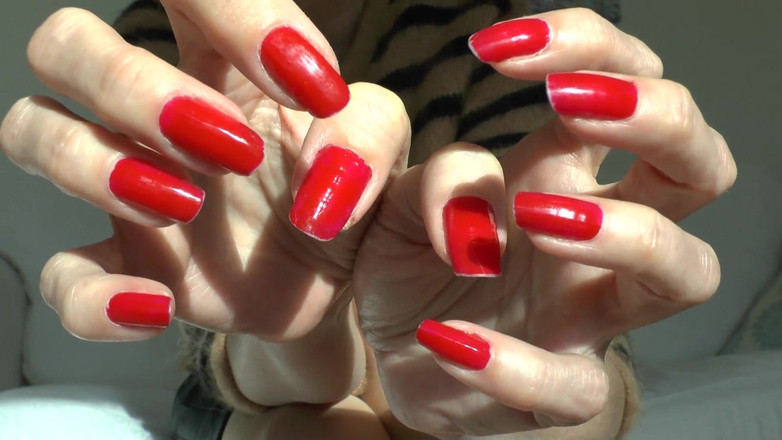 Lady Victoria Valente: バレンタインデーには、レディ・ヴィクトリア・ヴァレンテ、あなたの胸に口紅を塗ります