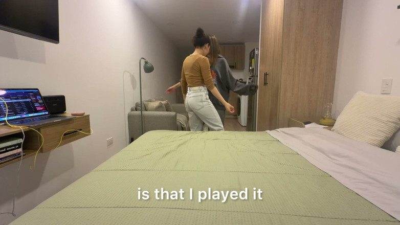 scarlettandc: เราเต้นแล้วก็มีเซ็กส์ในท่าทางต่าง ๆ