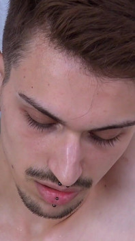 Ніко (19) — Стрункий Твінк пісяє і мастурбує