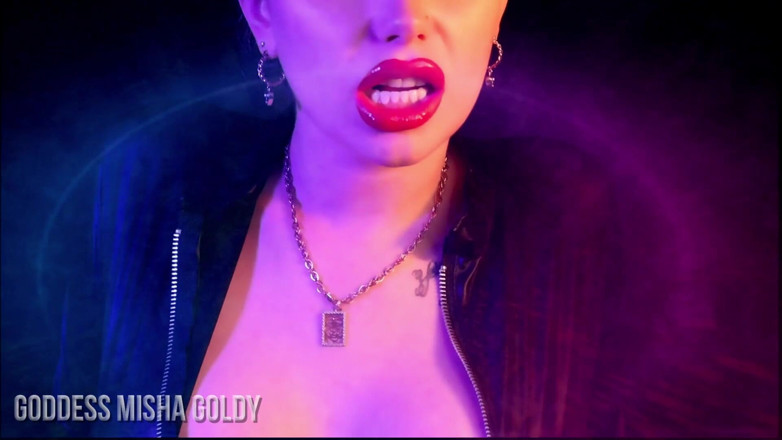 Goddess Misha Goldy: Non è la tua mano! Le mie labbra si muoveno sul...