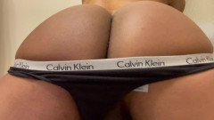 Blacktwinkcurves: 年轻的黑人娘娘腔男孩在内衣戏弄