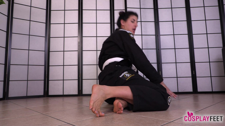 Feet & Cosplay: Instruktur karate bianca blance menunjukkan cara menggunakan kaki seksimu untuk...