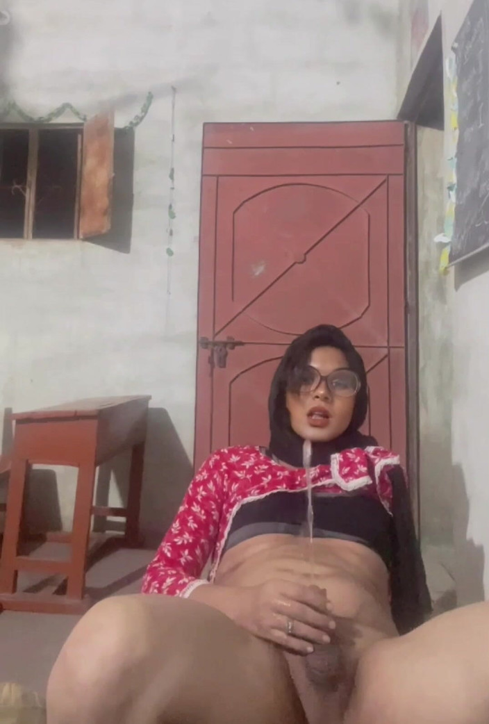 Apple00001: Tolong Kencing Pada Saya