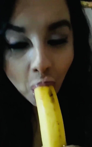 Miss Madii: Pompino a banana gola profonda