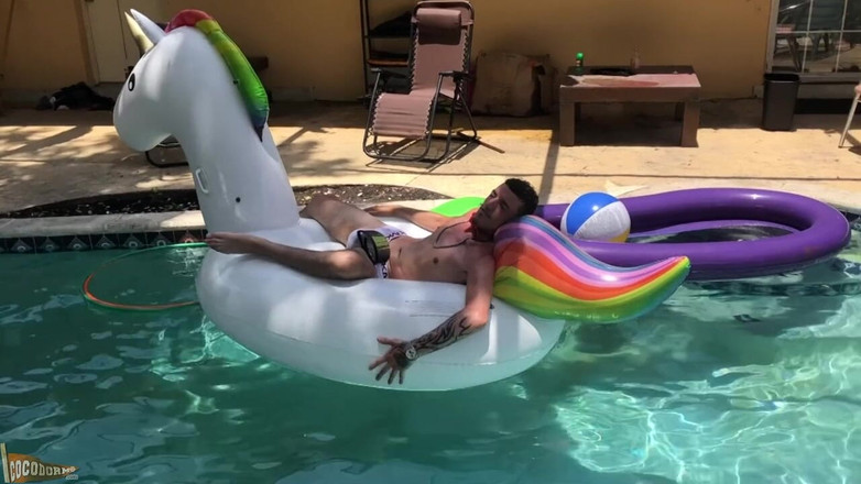 CocoDorm: Gio Valentine - Summer Sun Solo