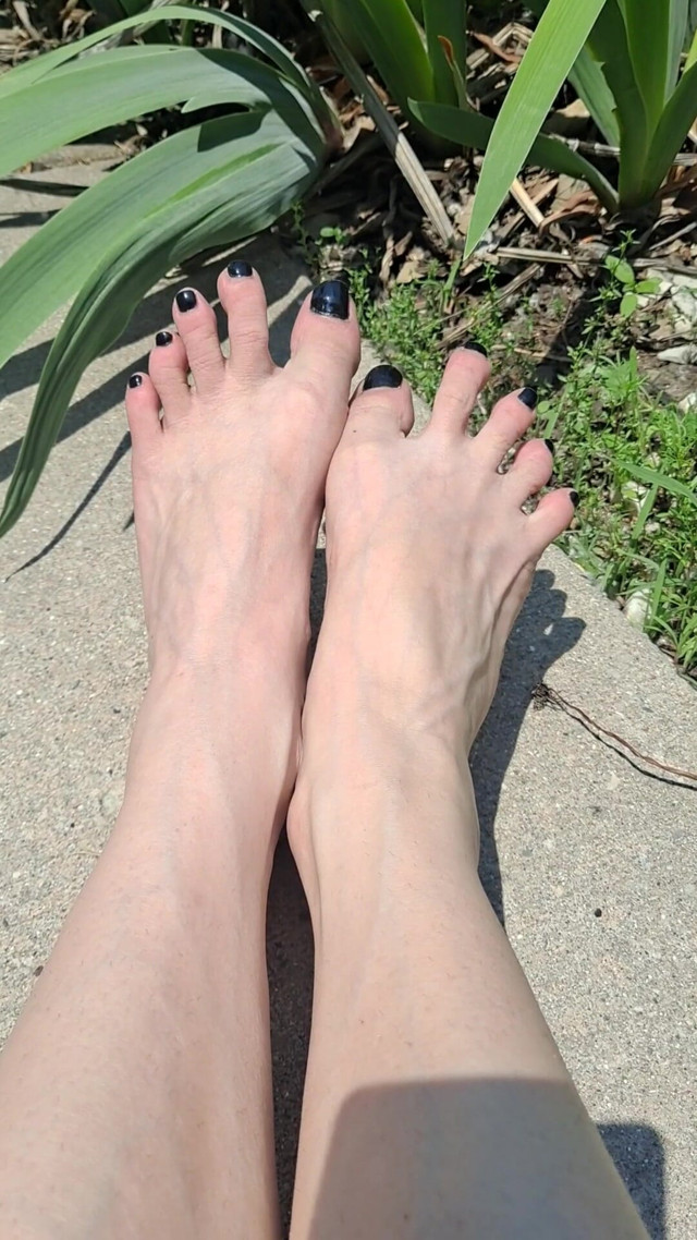 Bright Bulging Veins Fit for a Vampire (Naughty alchemy)