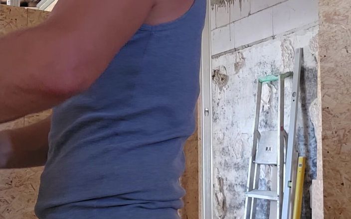Chris_snoopy_91: O zi fierbinte pe șantier partea 2/9 cu degetul, futai cu vibrator,...