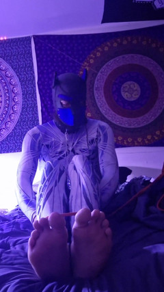 Robert48569: Solo Puppy Play Bodysuit Nohy Bare. Self bondage lanová maska...