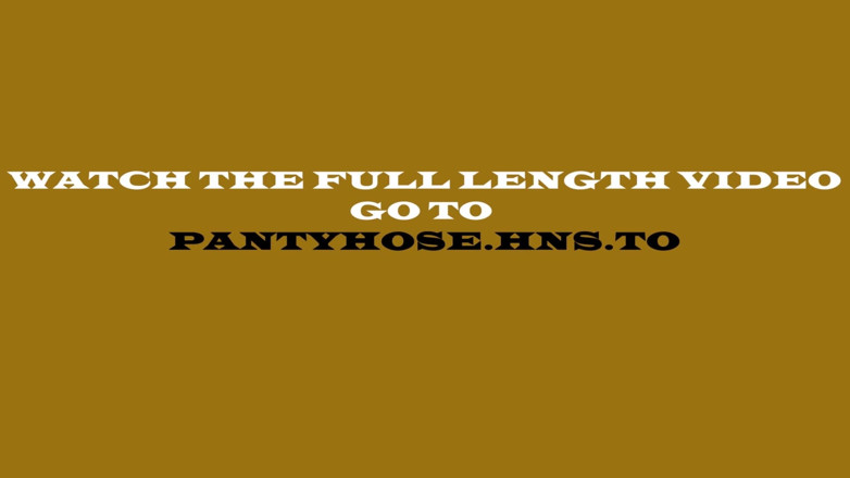 Pantyhose me porn videos: Katrina, jeune rousse en forme, en collants bronzés et s'exhibe