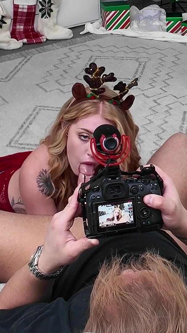 Taboolu: Quiet Hot Blonde Gets a Festive Fuck Bts - Penelope Snaps