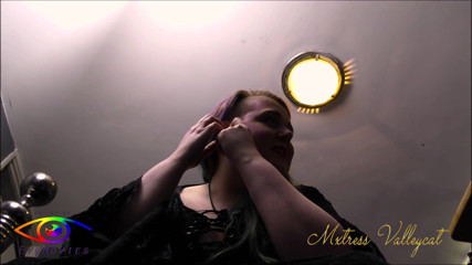 Mxtress Valleycat: Caged in giantess earrigns