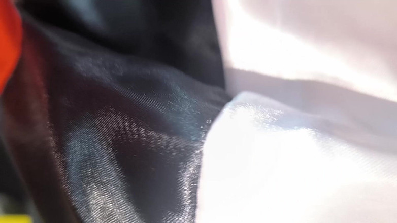 NEGRITA SEXY: Stiefsohn zieht an halloween eine Maske an und fickt seine...