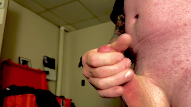 Tatted Daddy: Éjaculation au ralenti