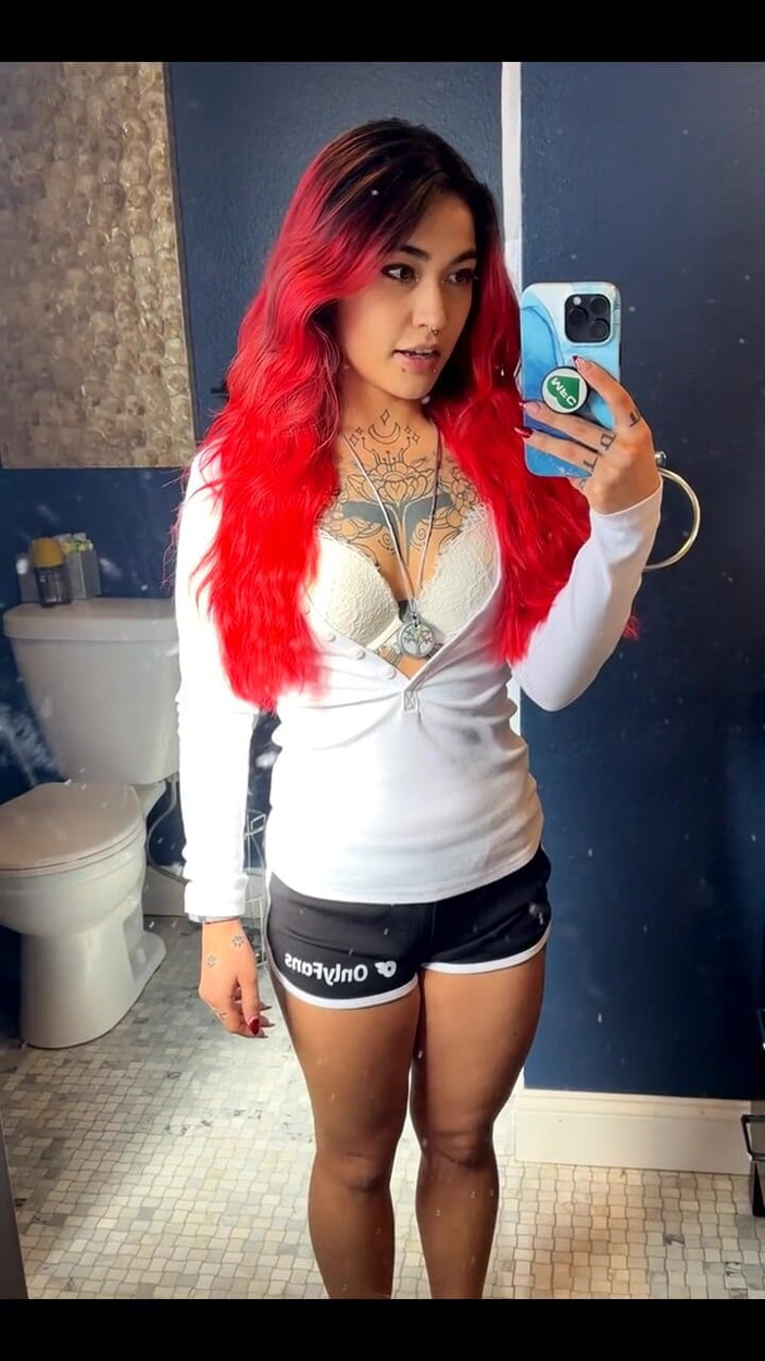 lilRavenFox: Little Woman
