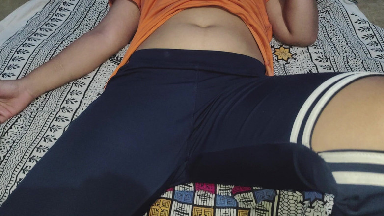 Desigirl37: Desi College Girls Loves to get wet their horny pussies...