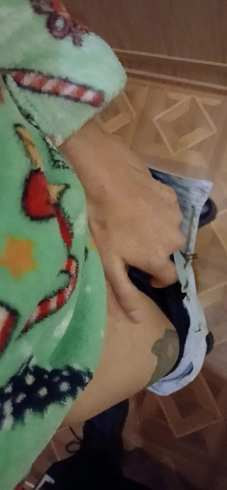 Lesbian-candys: 大学の廊下でリスキーにオナニーをします