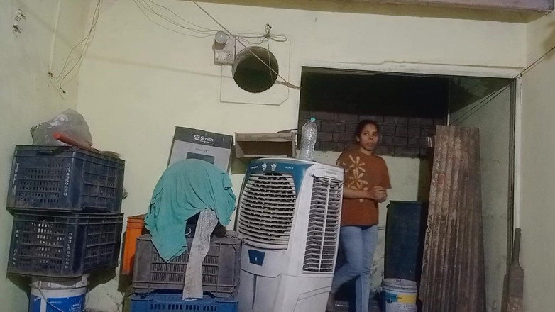 NikiRathod: Videoclip cu muie cu față tristă