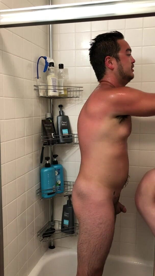 Those Gay Guys: หลังเย็ดอาบน้ำและถูตัวให้สะอาด