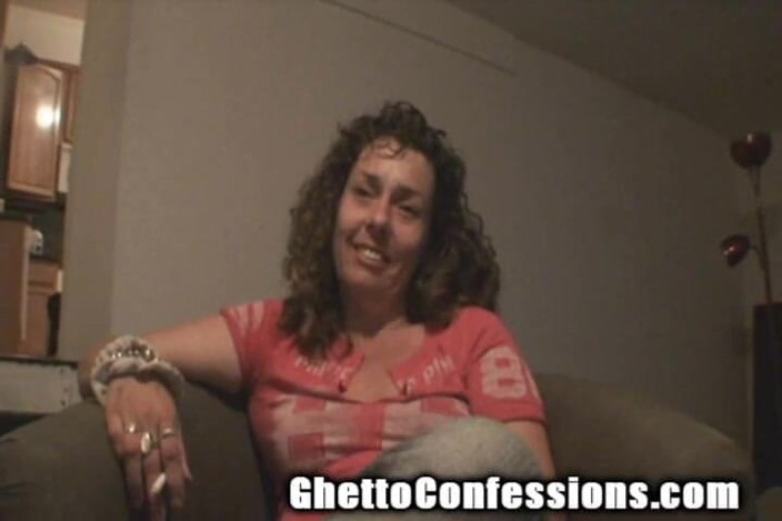Ghetto Confessions: Otäck lycklig hora Kastade gamla män bort suger kuk för...