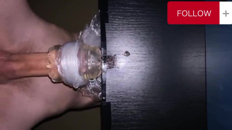 Bigbadfriendlyguy: Ragazzo verbale che scopa la fleshlight mentre geme fino a...