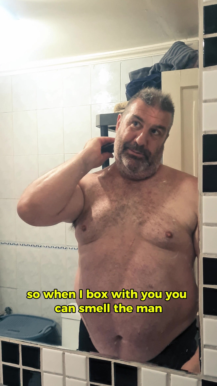 Punchbagplz: Prima Della Lotta - Silver Daddy Boxer Punto Di Vista