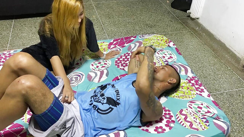 brenda paola rojas villasmil: Mi hermanastro me folla el coño cuando lo busco cuando...