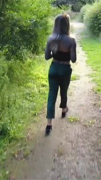 Ateşli sarışın trans kız Lily Adick ormanda İngiliz psikopat tarafından sikiliyor