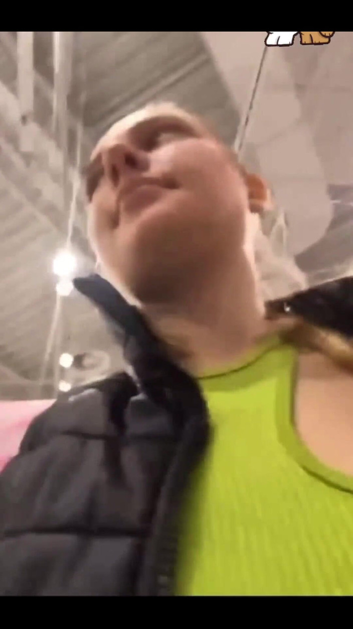 JuiceLussie: Plimbare cu vibrator în pizdă în public