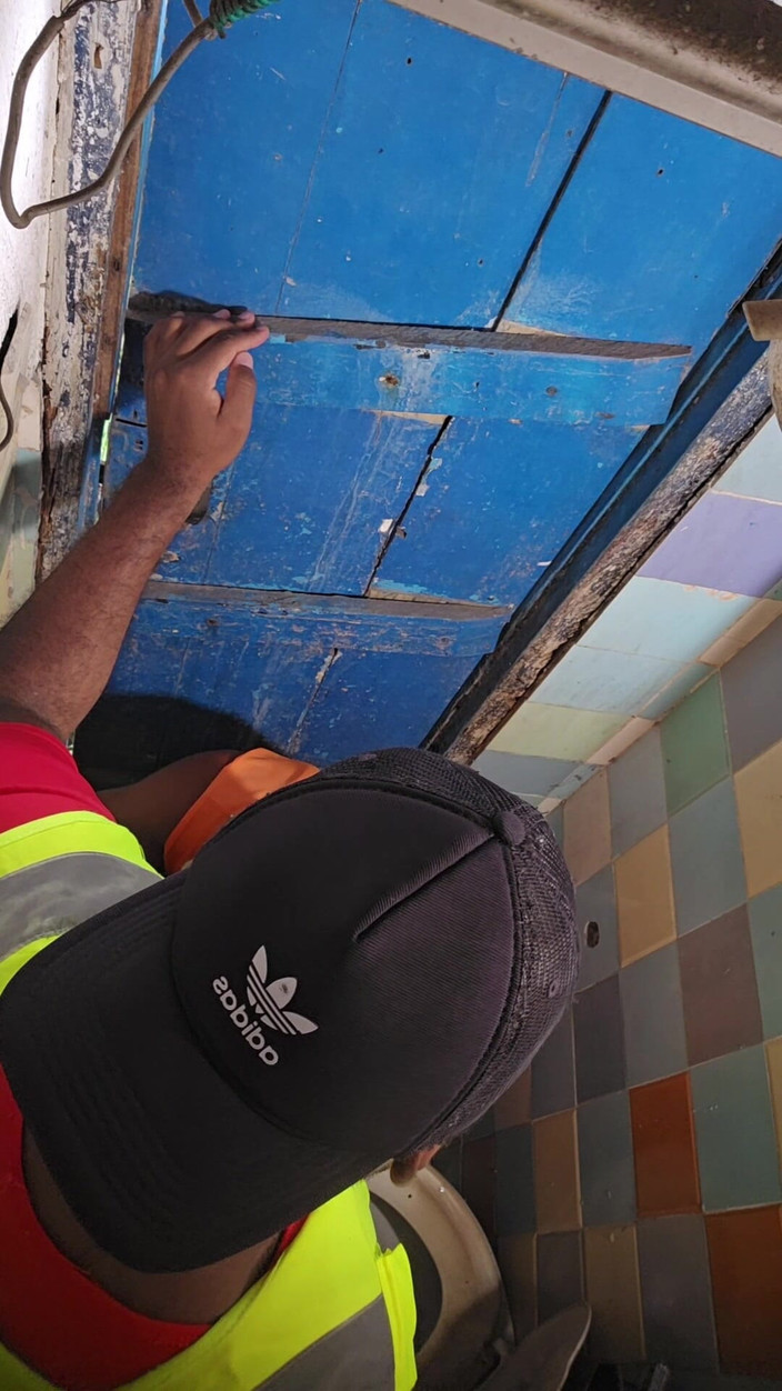 TheBlacKHunterr: Badrum för firman Dois Peões Pegando