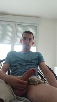 Kontol besarku keluar
