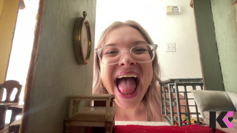 Kaiia Eve: Dev götlü çırçıplak çırçıplak çırçıplak çığlık atıyor ve tüm sindirerek göbeğime yutuyor