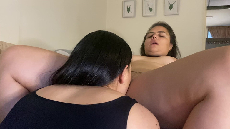 MeliMack: Mój najlepszy przyjaciel zjada moją cipkę mokrą, aż przyjdę