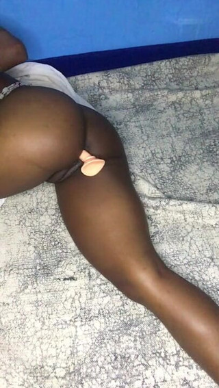 Crazybitch263: Joc anal cu un vibrator