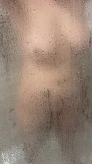 CarleXXX: Romi ha la doccia da sola