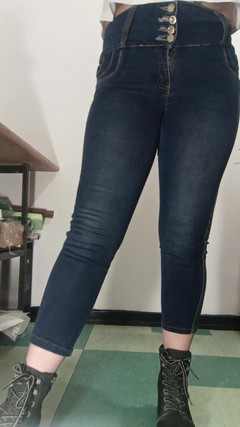 Golden domme: Modelado de jeans gastados