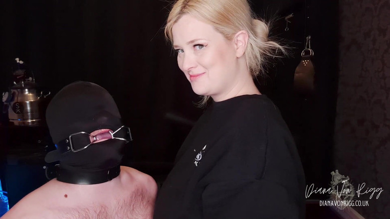 Diana Von Rigg: Hogtie lucha por mi saliva