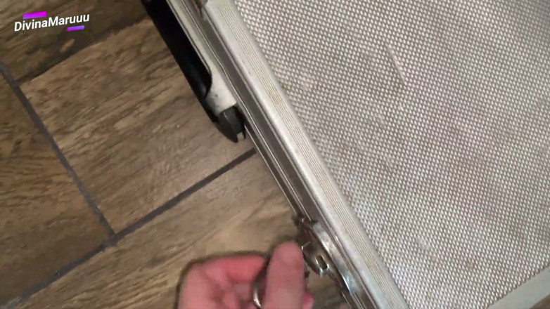 DivinaMaruuu: Puta Caliente Se Coge Al Electricista - Anal Profundo Y Garganta...