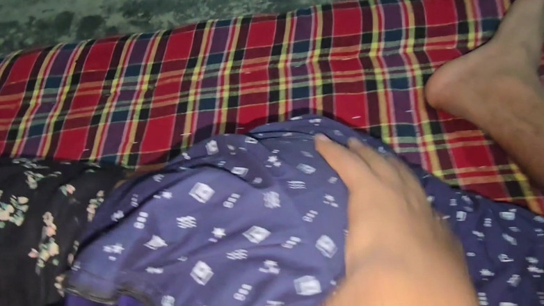 SafeRosebush8: 性感的胸罩操逼视频xxxindian以不同的风格啪和很多阴户出来