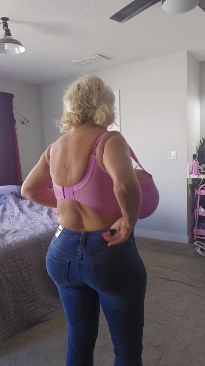 Claudia Marie: Giant Tits, Cellulite, and Stretchmarks