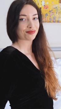 Bella bruna scopata duramente sul suo letto da Actor