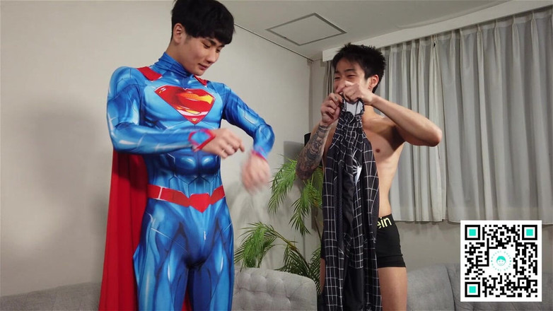 Mochi Boys: スーパーマンXスパイダーマンコスチュームロールプレイ
