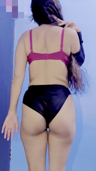 Il mio primo video per adulti Come sono le mie grandi tette?? Ti piace?? Ragazza indiana con grandi tette con un corpo perfetto